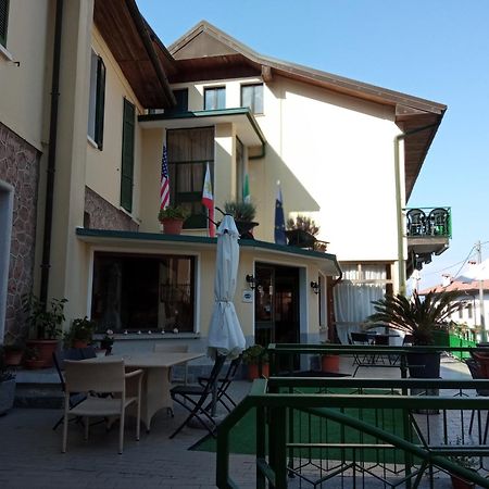 Budget Hotel Vittoria & Ristorante Marzio Bagian luar foto