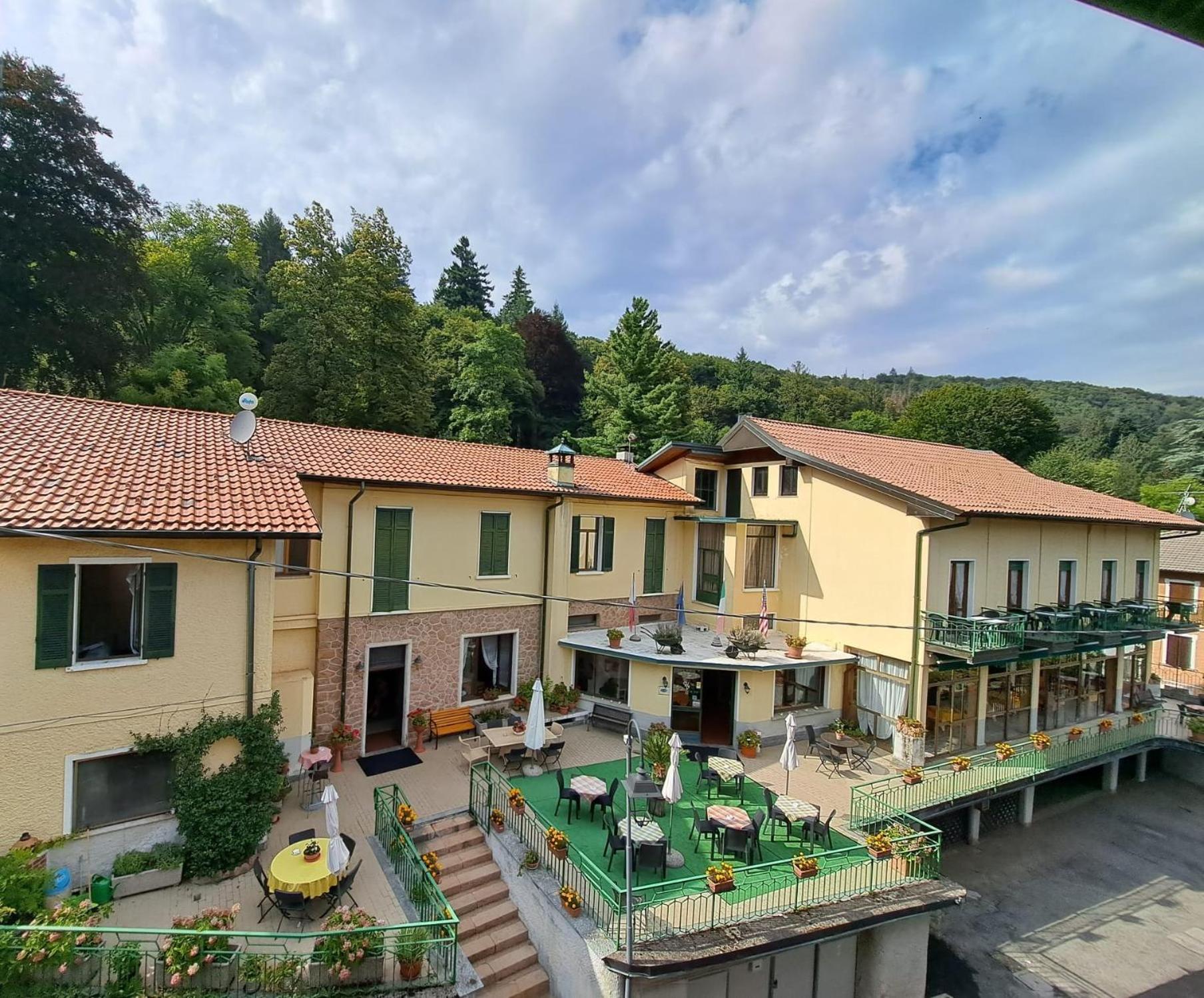 Hotel Vittoria Essential Comfort & Ristorante Marzio Bagian luar foto
