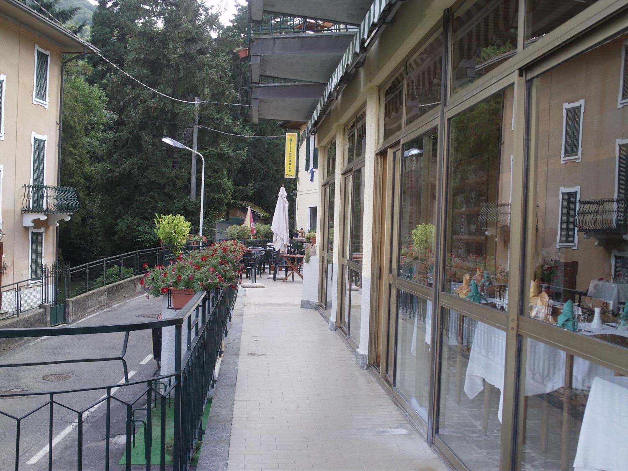 Hotel Vittoria Essential Comfort & Ristorante Marzio Bagian luar foto