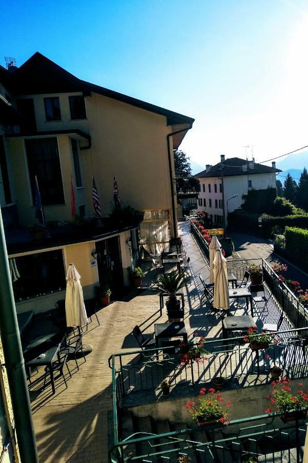 Budget Hotel Vittoria & Ristorante Marzio Bagian luar foto